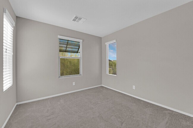 Building Photo - Beautiful House near Durango Curve