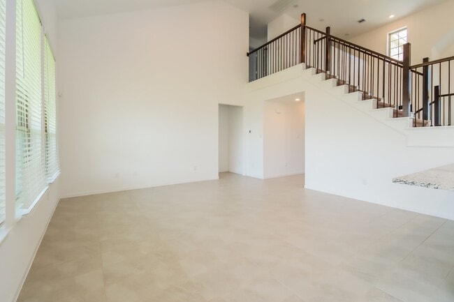 Building Photo - 9451 Vis Fls Trce