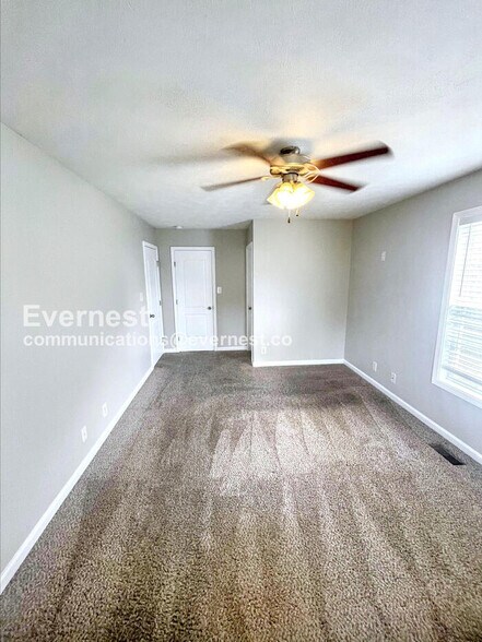 Building Photo - 1533 Apache Way