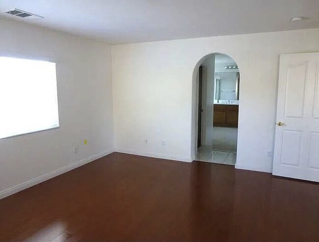 Building Photo - 27647 Rosemont Ct