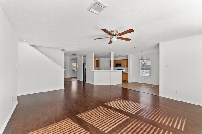 Building Photo - 6 Druids Glen Pl