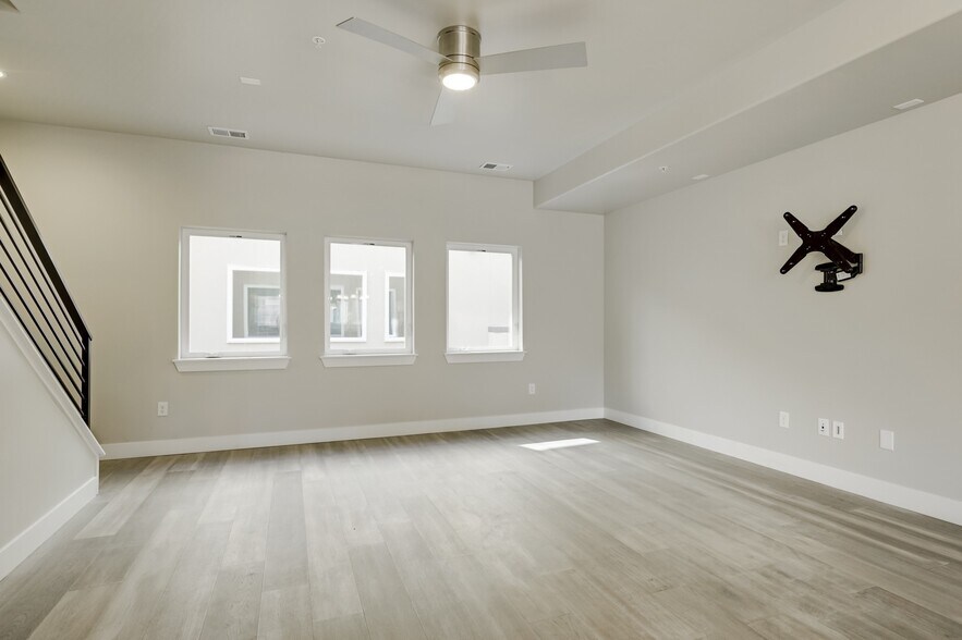 Building Photo - 4431 Tennyson St