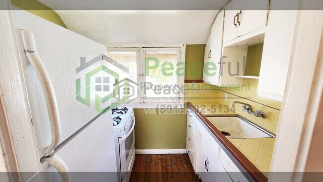 Building Photo - 347 S 800 E