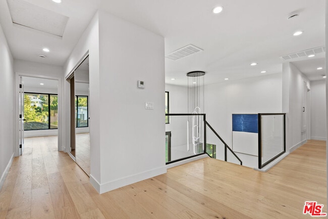 Building Photo - 18101 Green Meadow Dr