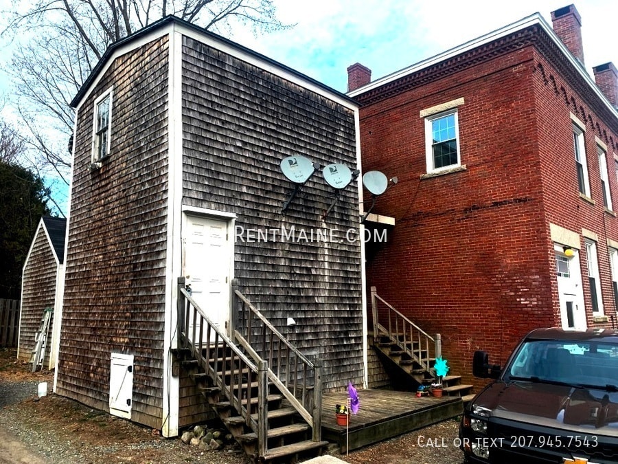 Building Photo - 3 Cushing St