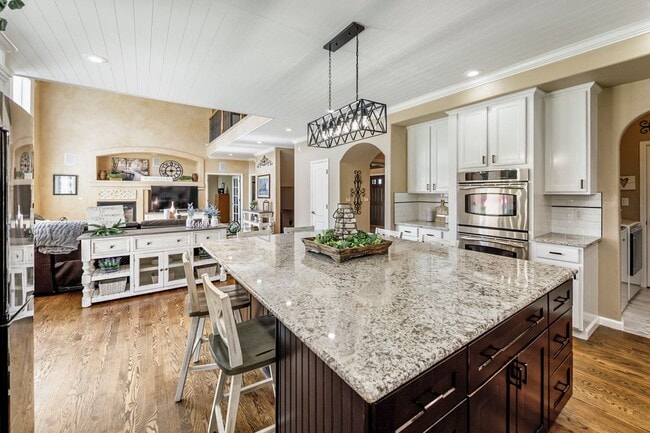 Building Photo - 3615 Oak Meadow Dr