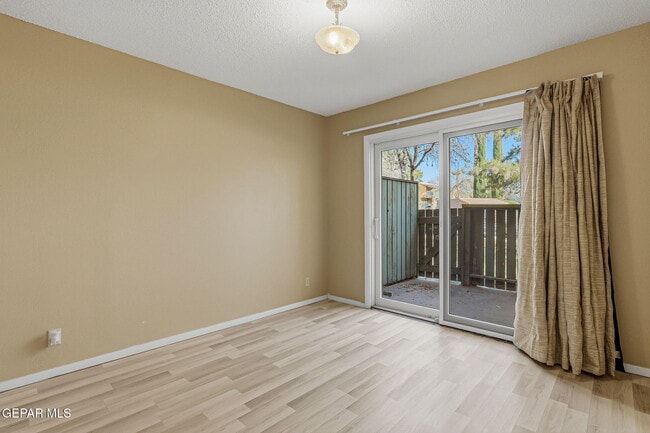 Building Photo - 1644 Lomaland Dr