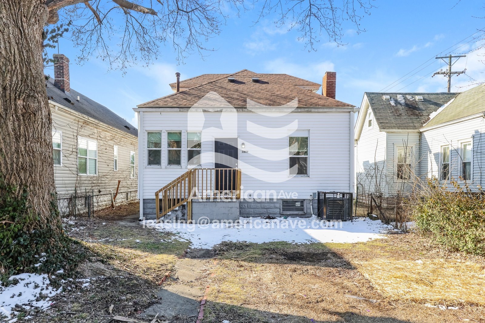 Building Photo - 1849 W Gaulbert Ave