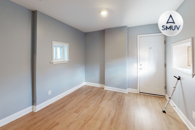 Building Photo - 501 N Belnord Ave