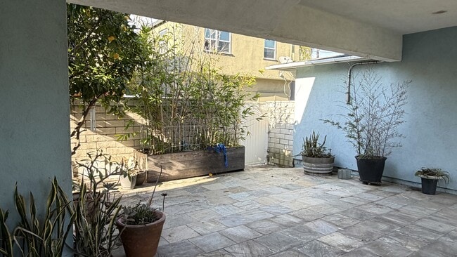 Building Photo - 257 Claremont Ave