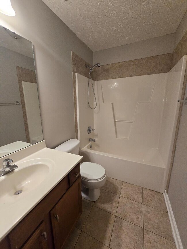 Building Photo - 150 Bear Creek Dr