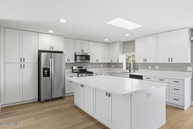 Building Photo - 1069 Donner Ave