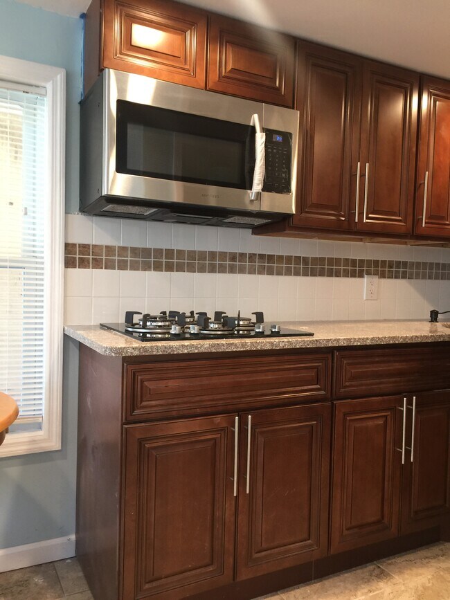 Building Photo - 44 Hancock Ave