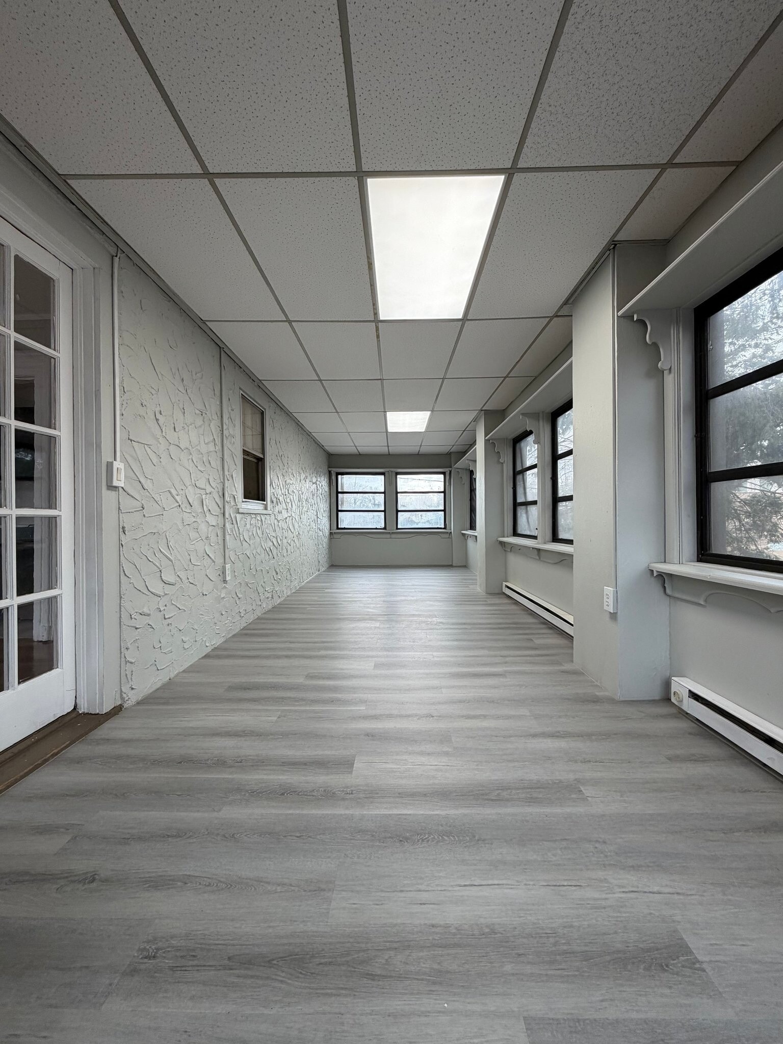 Building Photo - 124 E 7th St