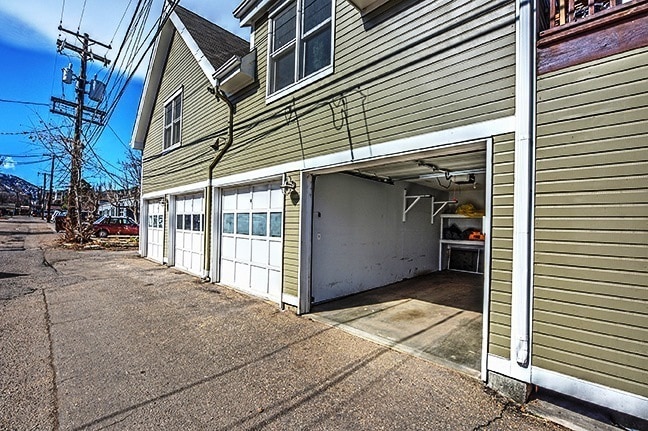 Building Photo - Walk to Pearl Street - Beautiful 1 Bedroom...