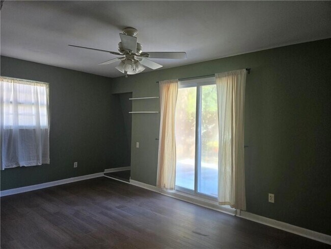 Building Photo - 641 Jefferson Heights Ave