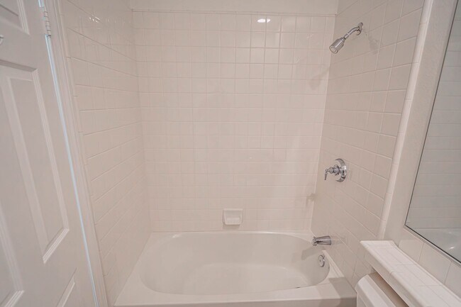 Building Photo - 23932 Windward Ln