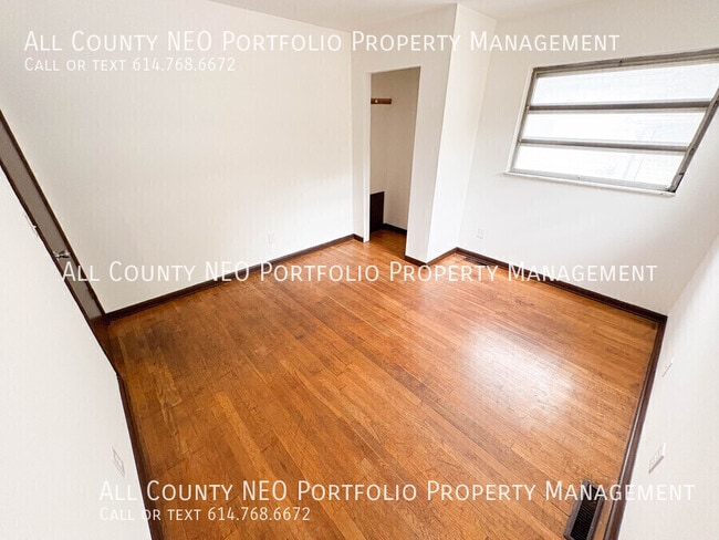 Building Photo - 400 S Highland Ave