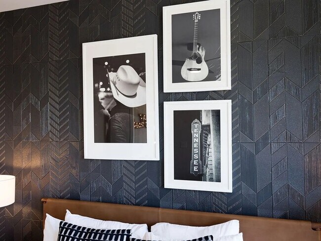 Building Photo - 303 31st Ave N