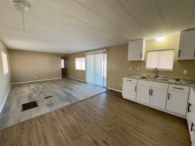 Building Photo - Affordable home