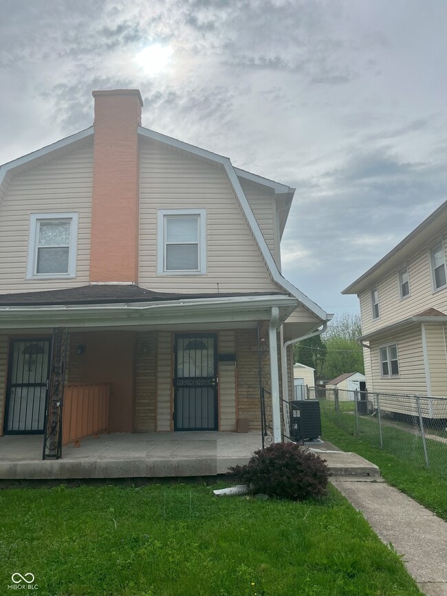 Primary Photo - 3252 Winthrop Ave