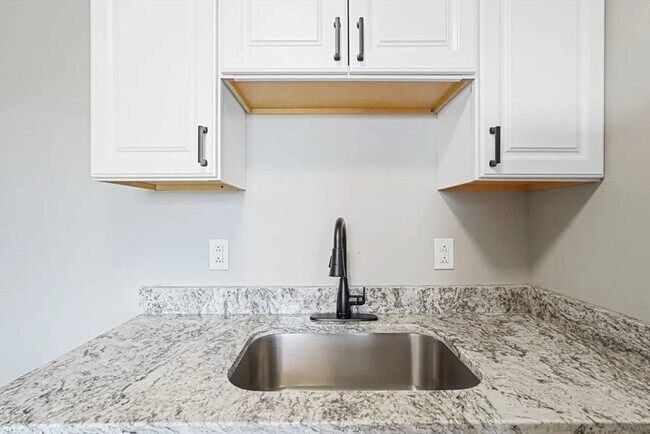 Primary Photo - 100 Appleton St