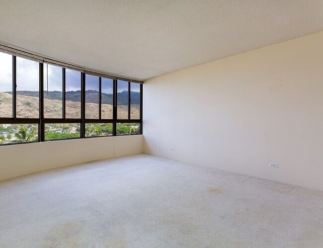 Building Photo - 2 Bedroom Corner Unit with 2 Side-by-Side Covered Parking Stalls in Hawaii Kai