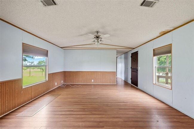 Building Photo - 360 Shady Oaks Dr