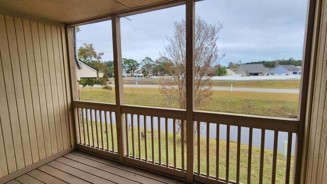 Building Photo - 203 Double Eagle Dr