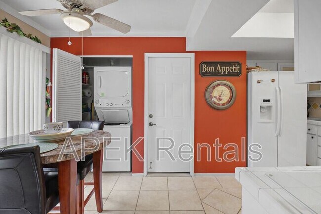 Building Photo - 68859 Paseo Real