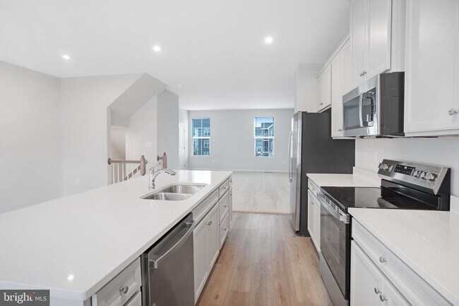 Building Photo - 9346 Tanfield Dr