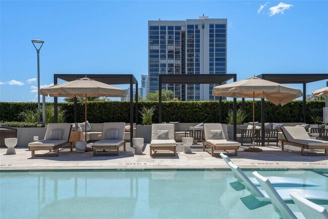 Building Photo - 3101 Bayshore Blvd