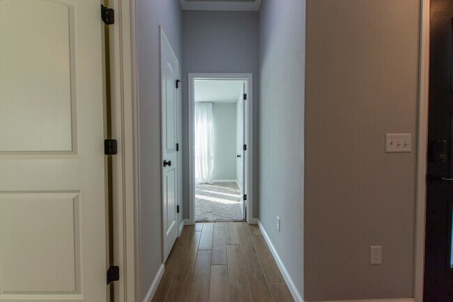 Building Photo - Modern 3-Bed, 2-Bath Home in Deer Creek School District!