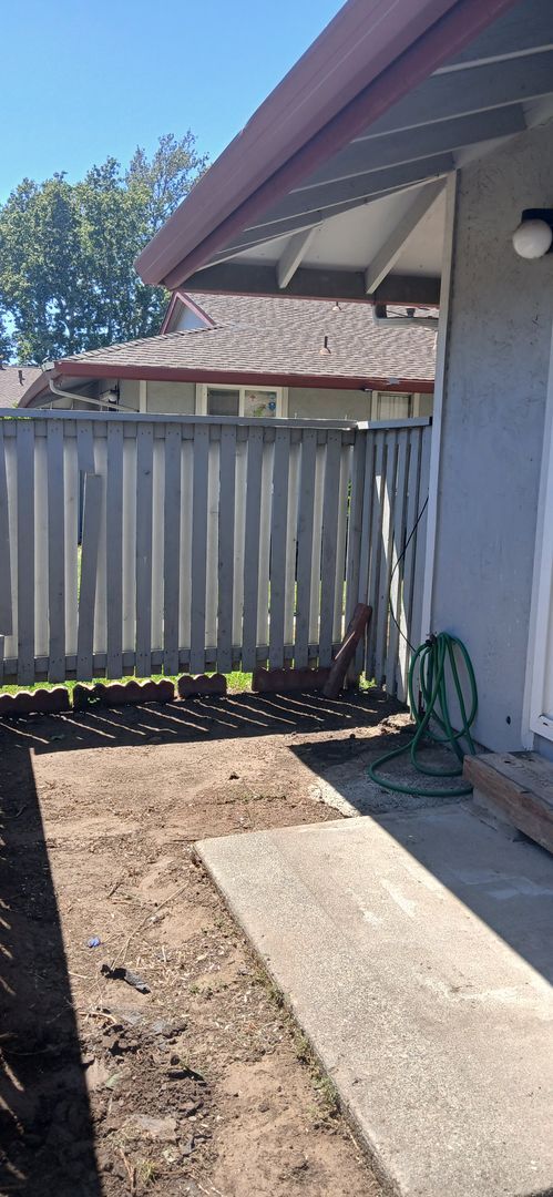 Building Photo - Tabor Oaks