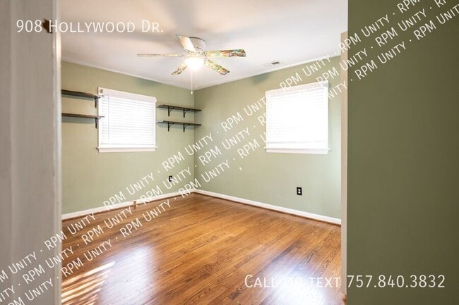 Building Photo - 908 Hollywood Dr