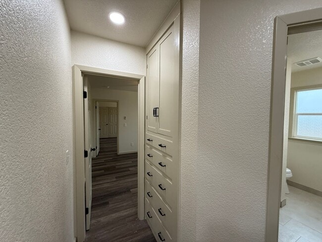 Building Photo - Newly remodeled country home!