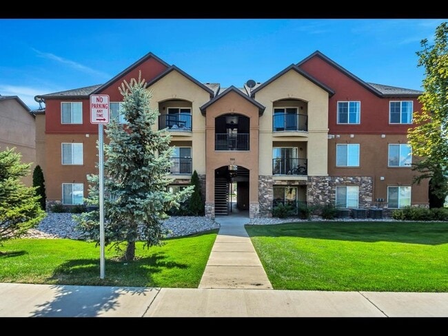 Building Photo - 986 W 270 S