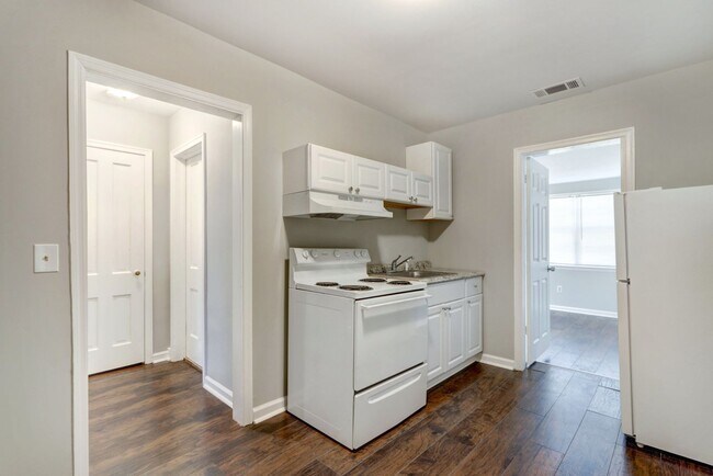 Building Photo - 1724 E 39th St