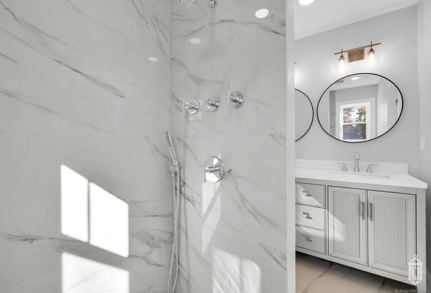 Building Photo - 183 Vesper St