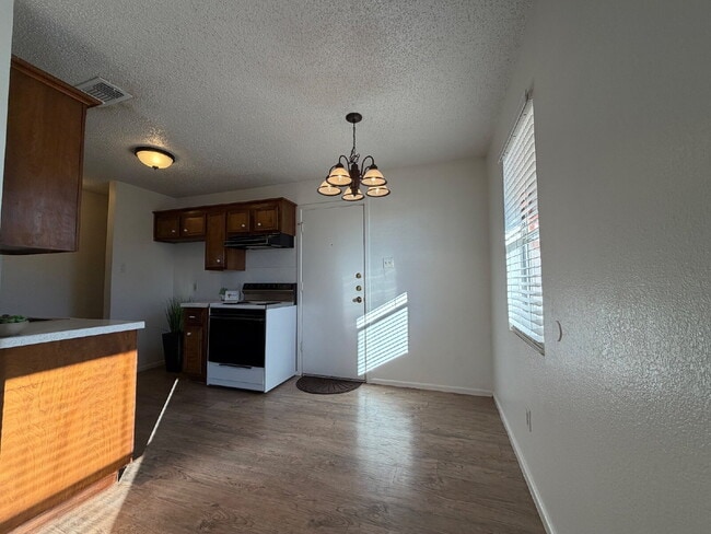 Building Photo - So much light in this perfect two bedroom