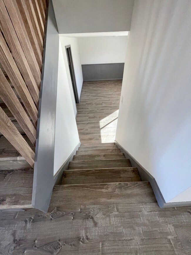 Building Photo - Newly Renovated 4 Bed 2 Bath House Near CSU!