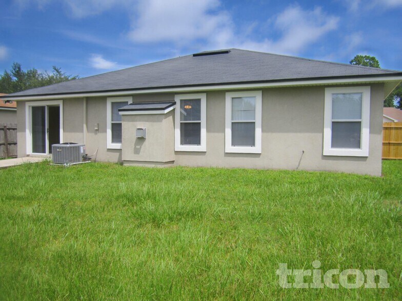 Building Photo - 7644 Arancio Dr
