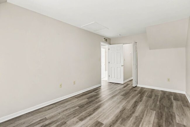 Building Photo - 122 S Timber Ct