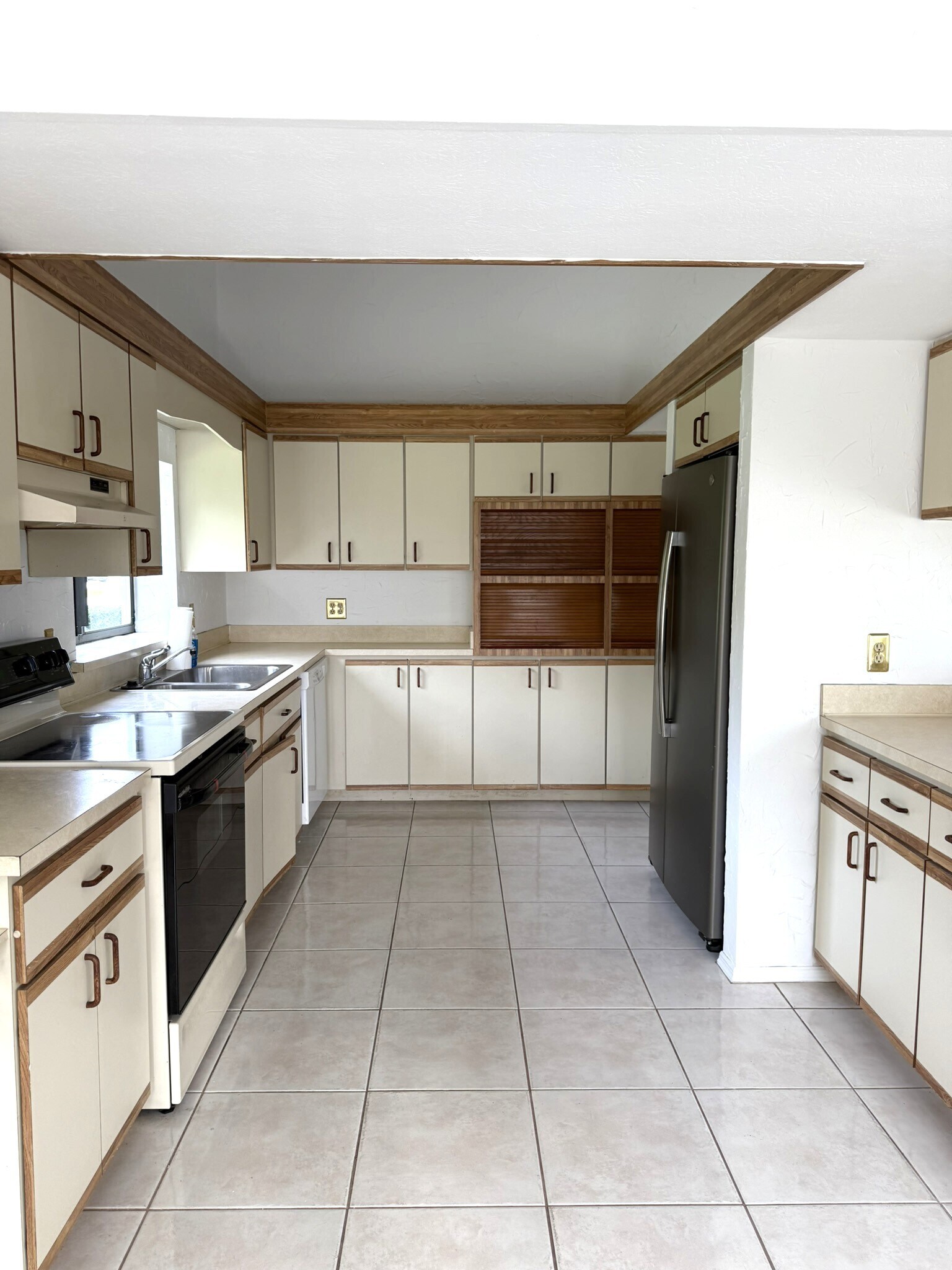 Building Photo - 1998 NE Ginger Ter