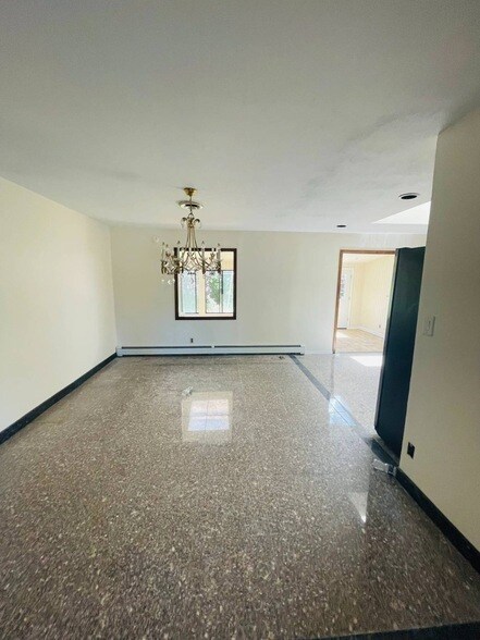 Building Photo - 146 Woolsey Ave