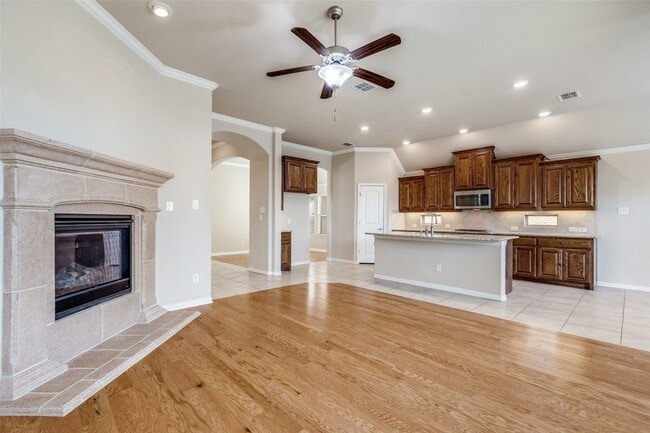 Building Photo - 704 Thetford Ln