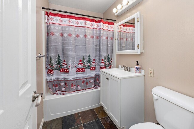 Building Photo - Charming single story in Clairemont