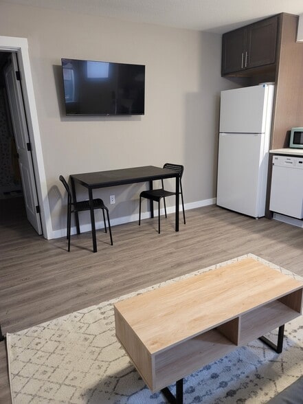 Building Photo - 6640 N Amherst St