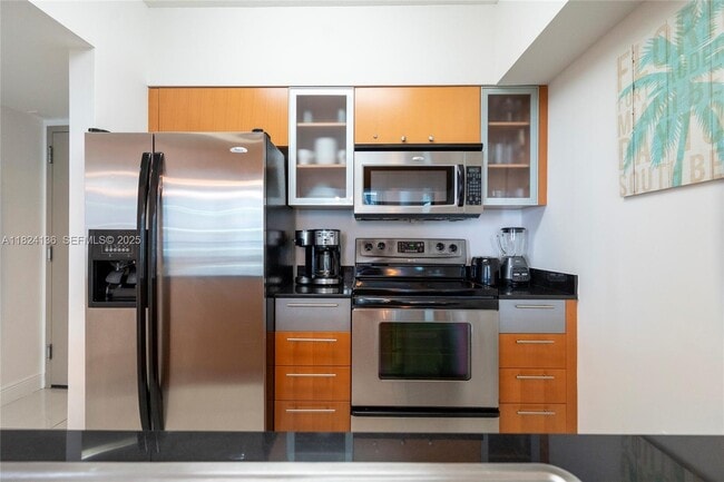 Building Photo - 1750 N Bayshore Dr