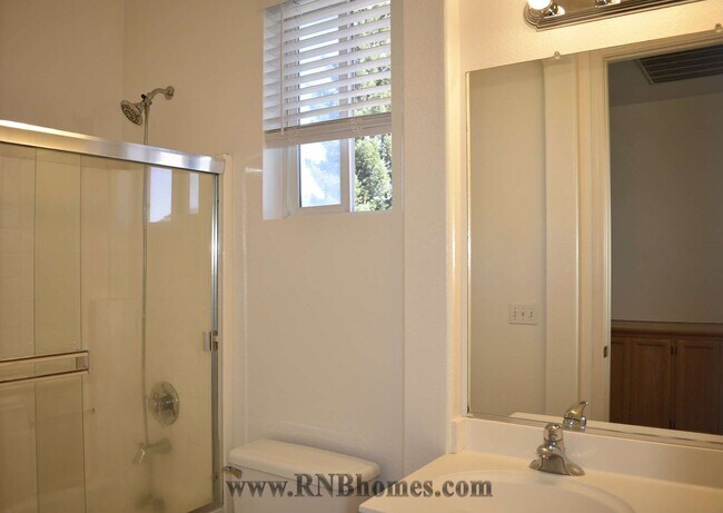Building Photo - 2108 Macaw Ln